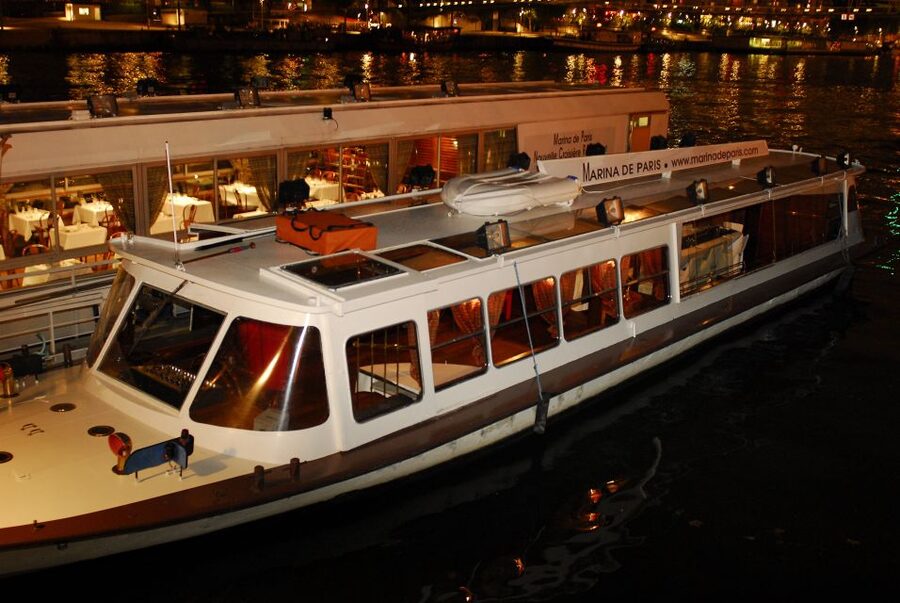Paris: Dinner Cruise on the Seine and Eiffel Tower 2nd floor - Finding Paris Seine at Port de Solférino Without Losing Time