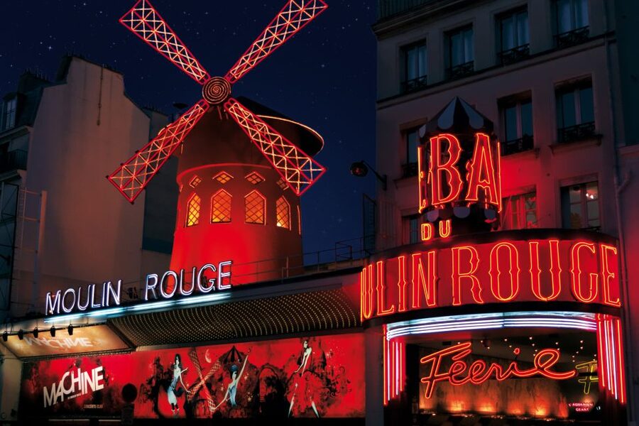 Paris: Dinner Show at the Moulin Rouge - Who should book this Moulin Rouge dinner show