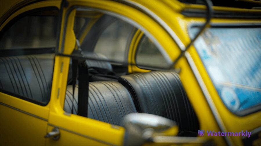 Paris: Discover Paris 2CV - Montmartre-style street energy and how the car changes your photos