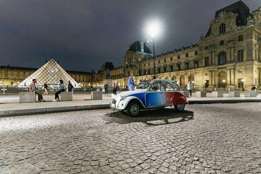 Paris: Discover Paris by Night in a Vintage Car with a Local - Photo stops, short walks, and that local-driver magic