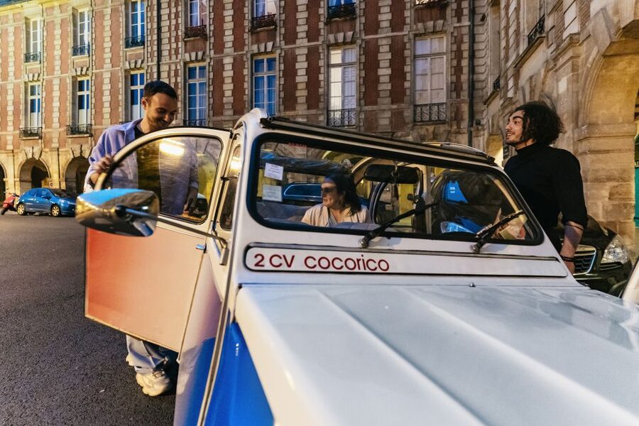 Paris: Discover Paris by Night in a Vintage Car with a Local - Rain, roof options, and how to stay comfortable