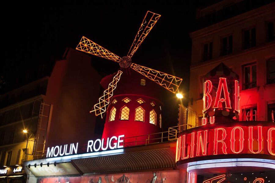 Paris: Discovery Hop-On Hop-Off and Paris by Night Tour - Notre-Dame and the Latin Quarter: ideal for a walk, not just a photo