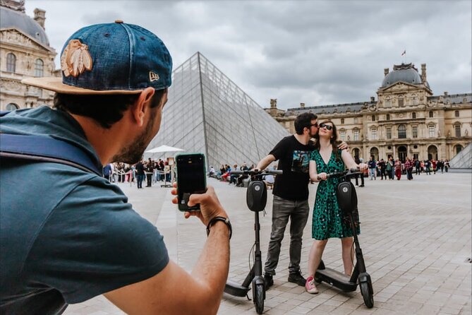 Paris E-Scooter Tour with fun & informative guide (small groups) - Île de la Cité: where Paris began