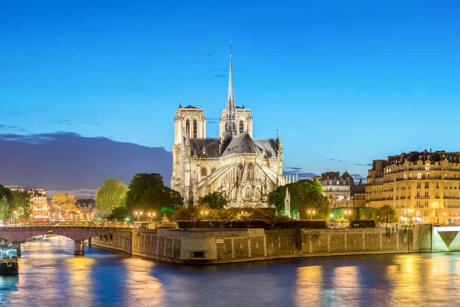Paris: Early Access Notre Dame Cathedral Walking Tour - Key highlights you will actually care about
