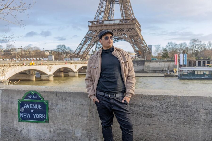Paris: Eiffel Area Private Photoshoot - Walking the Seine: How the River Makes the Photos Feel Real