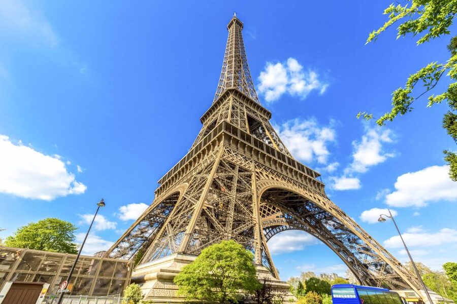 Paris: Eiffel Tower Access by Elevator & Seine River Cruise - The Seine River Cruise on Les Bateaux Parisiens, With Audio in 13+ Languages