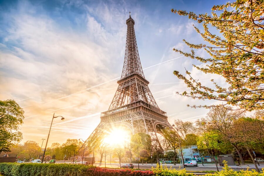 Paris: Eiffel Tower, Dinner Cruise and Moulin Rouge Show - Champagne and the Mood Shift Into Moulin Rouge