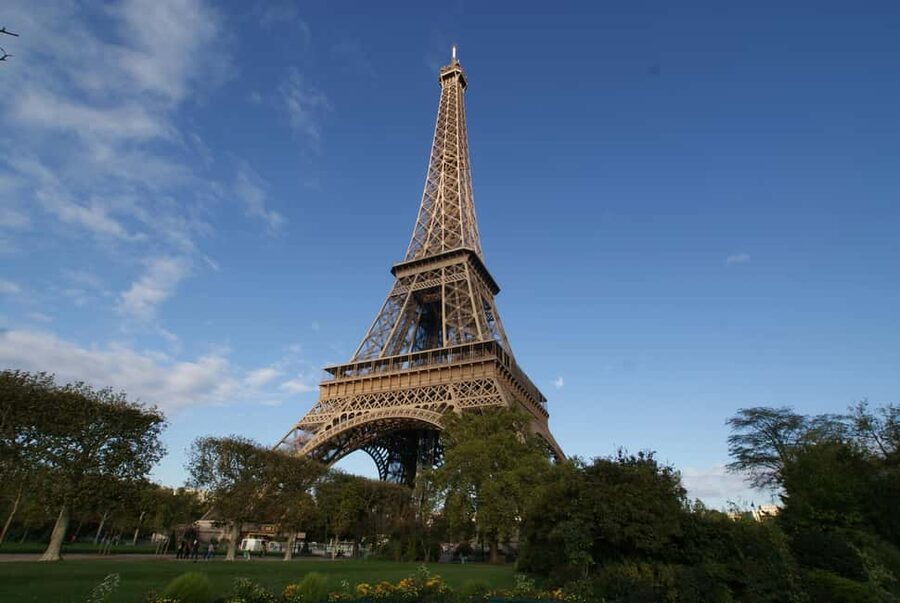 Paris: Eiffel Tower Elevator 2nd Level and Summit Access - Who should book this Eiffel Tower elevator tour?