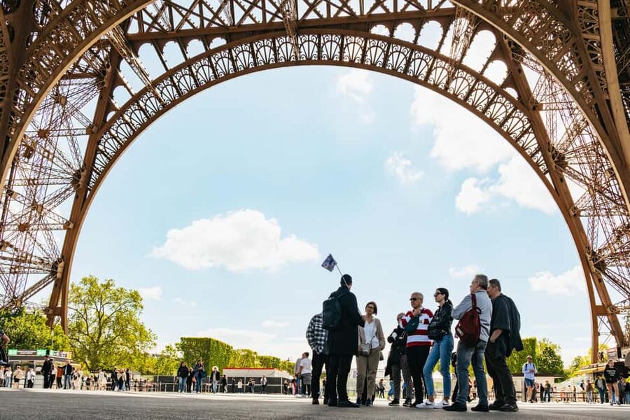 Paris: Eiffel Tower Fully Guided Tour with Summit Option - Key things I’d circle before you go