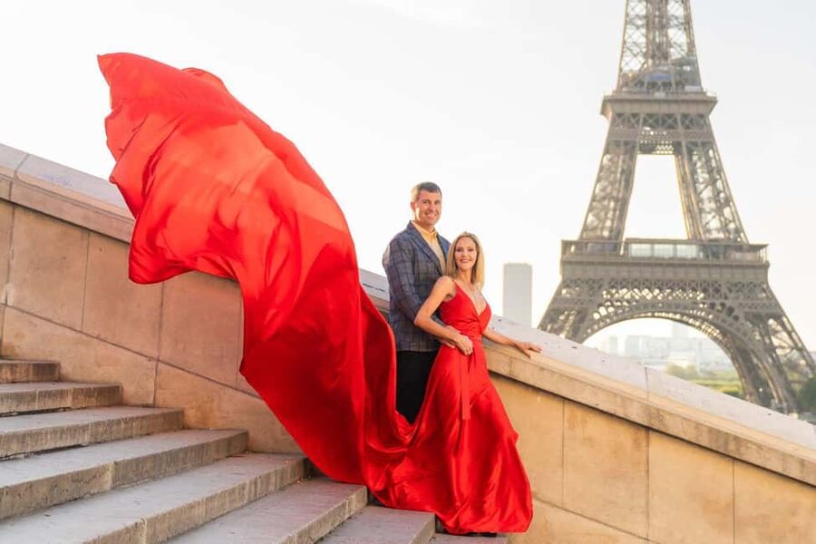 Paris: Eiffel Tower Glamor Photoshoot with Dress Options - Pont de Bir Hakeim views, with a fashion twist