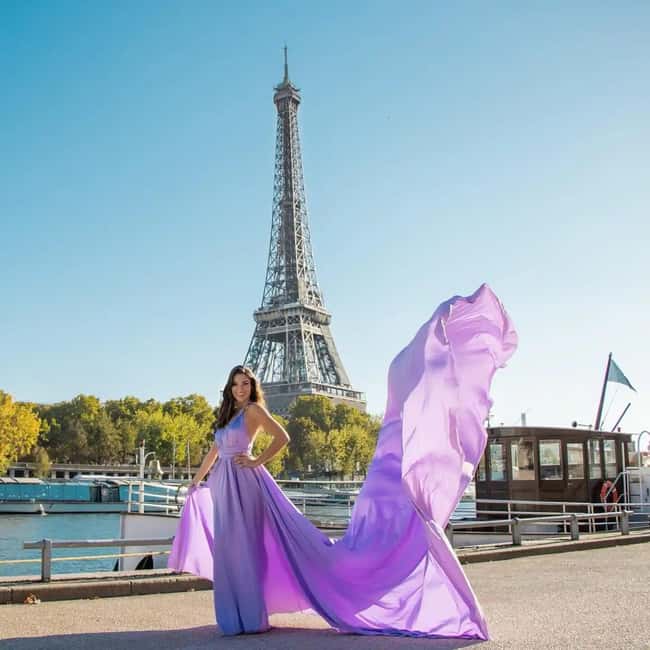 Paris: Eiffel Tower Glamor Photoshoot with Dress Options - Choosing from 150+ dresses in France, sizes XXS to 4XL