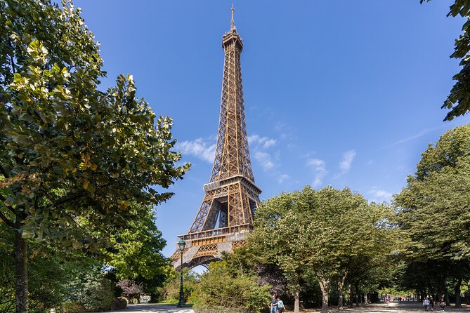 Paris: Eiffel Tower Guided Tour by Elevator - Crowds, Comfort, and Elevator Reality Checks