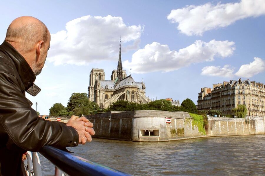 Paris: Eiffel Tower Hosted Tour, Seine Cruise and City Tour - Guide Help Makes a Difference, So Ask for a Quick Plan