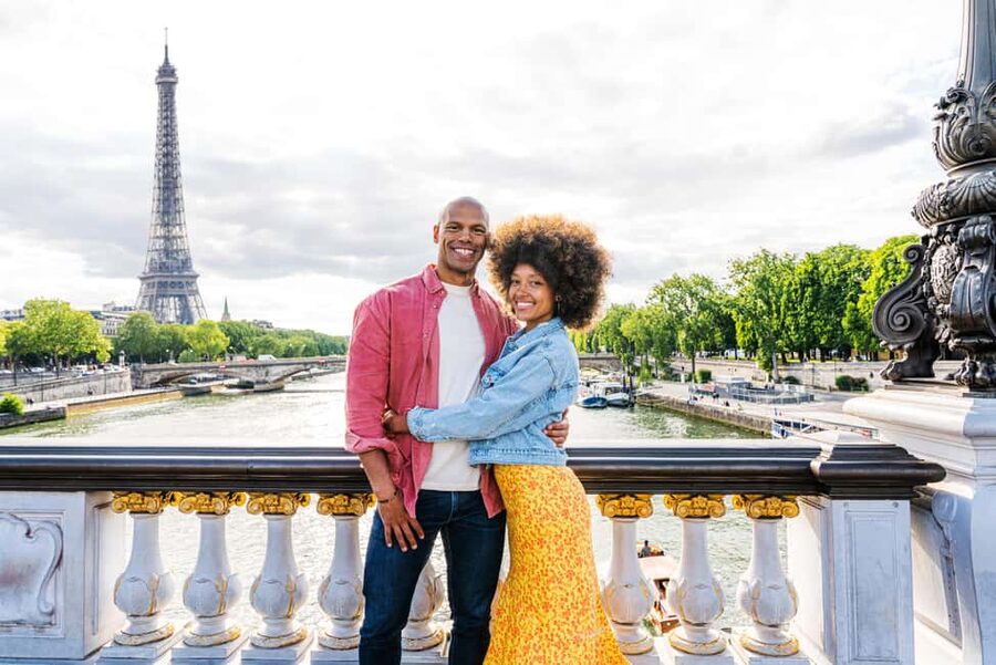 Paris: Eiffel Tower Photoshoot - Meeting at Trocadero: Finding Your Photographer Without Guesswork