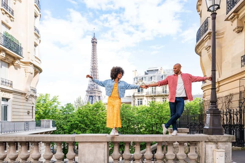 Paris: Eiffel Tower Photoshoot - What You Actually Get: Editing, Online Gallery, and Downloads