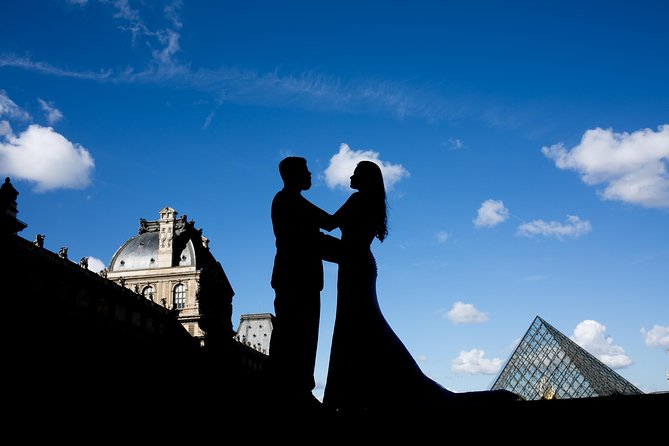 Paris Eiffel Tower Photoshoot Professional Photographer Private - Timing, private group size, and getting there without stress