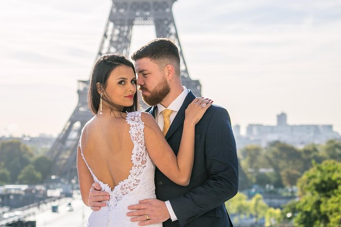 Paris Eiffel Tower Photoshoot Professional Photographer Private - Price reality check: private photos at a group price