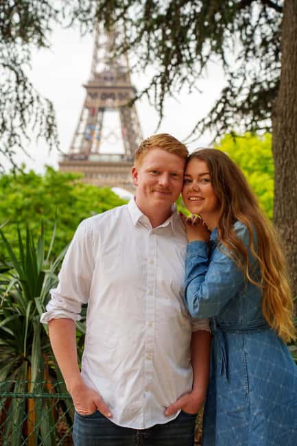 Paris: Eiffel Tower Photoshoot with a Professional - Key points before your Eiffel Tower photo session