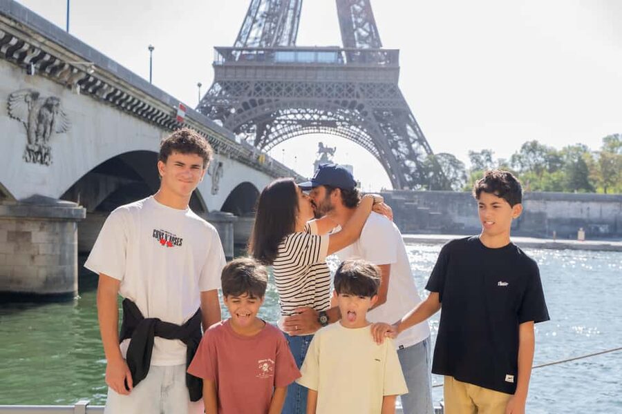Paris: Eiffel Tower Premium Photoshoot - Locations You Can Request: Eiffel Tower, Louvre, Arc de Triomphe, and More