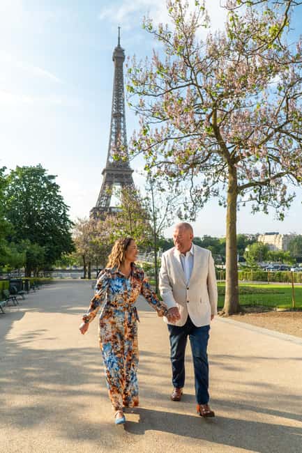 Paris: Eiffel Tower Private Professional Photoshoot - Why Trocadéro at Dawn Makes Eiffel Tower Photos Easier