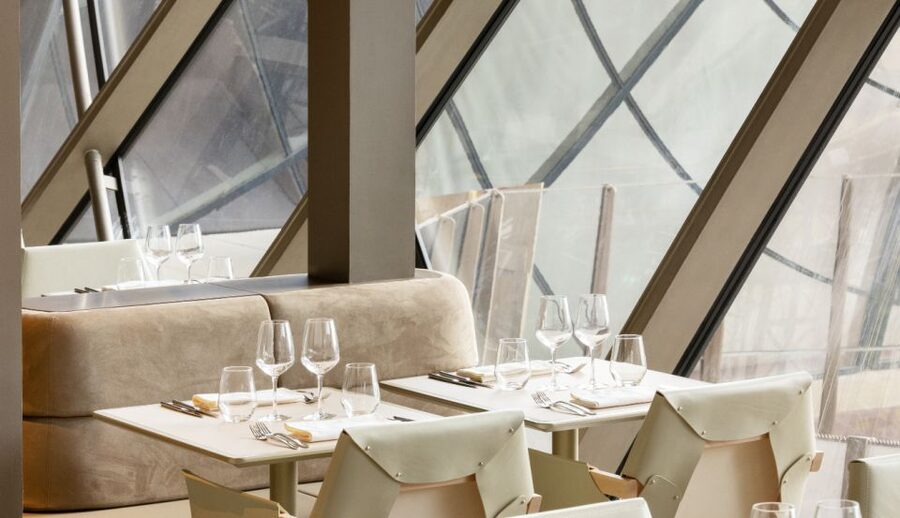 Paris: Eiffel Tower's Madame Brasserie 3-course lunch 12:00 - Cœur Brasserie vs Seine View: choosing your view without regret