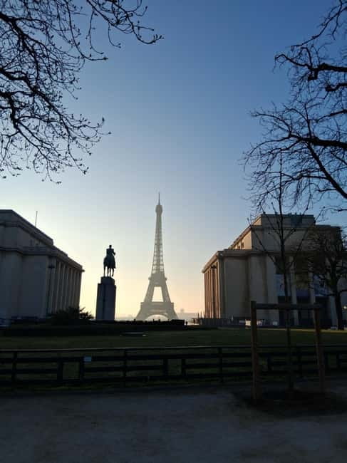Paris: Eiffel Tower&Seine River Electric Bike Tour 3 hours - Starting at Trocadero: that Eiffel Tower background matters