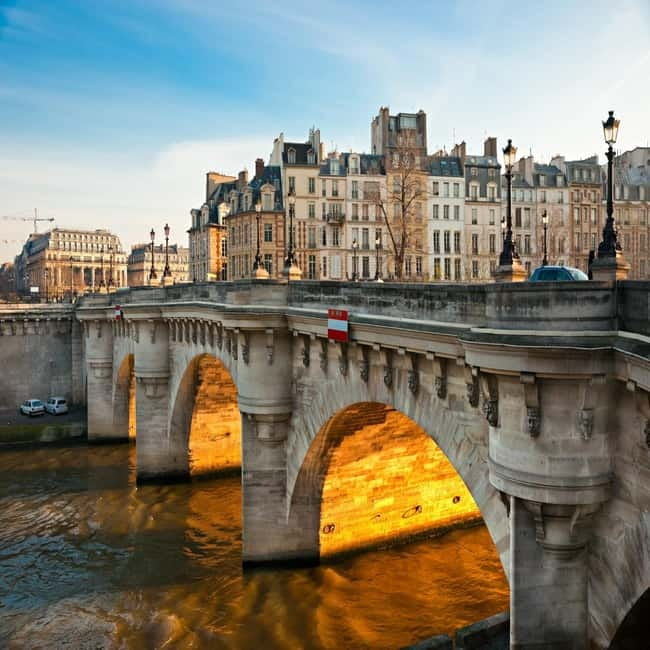 Paris: Eiffel Tower&Seine River Electric Bike Tour 3 hours - Paris riddles on a bike: why the puzzle format works