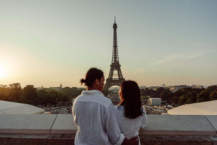 Paris: Eiffel Tower Street Photoshoot - Reel add-ons and special requests for couples, families, and surprises