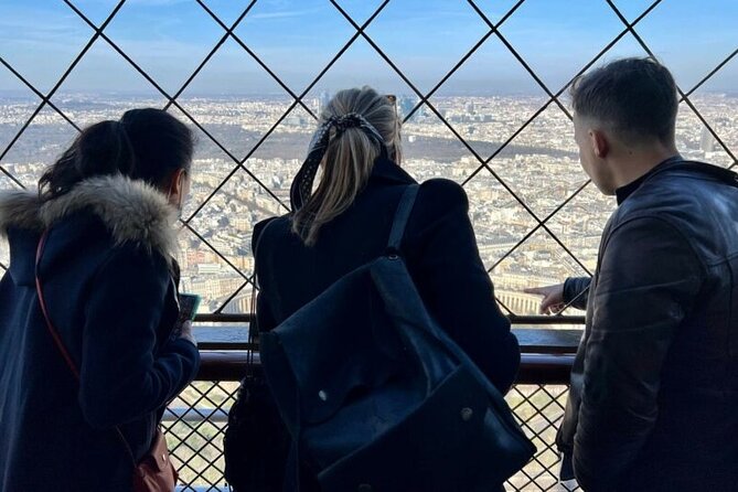 Paris: Eiffel Tower Summit Small-Group Guided Tour Max 6 People - The glass elevator ride and guide-led views