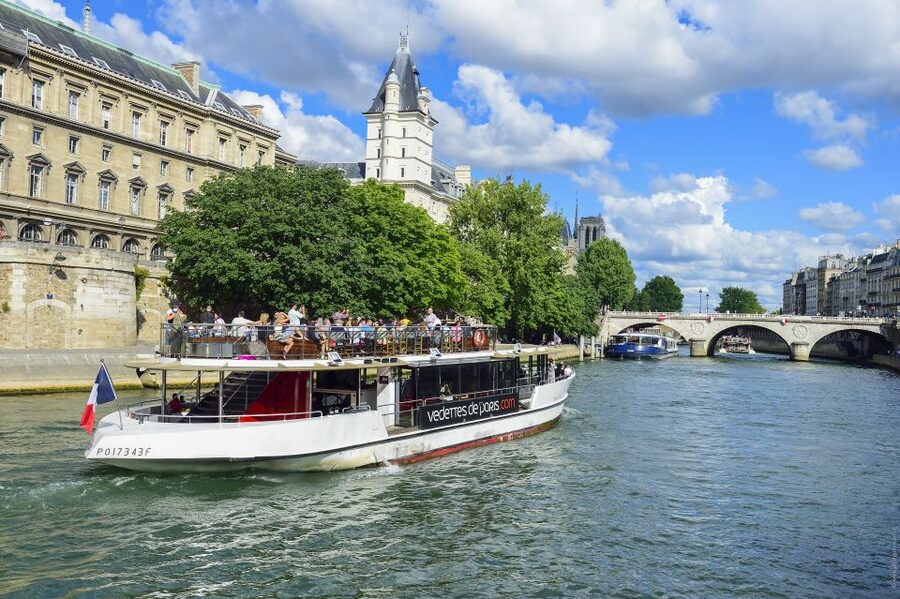 Paris: Eiffel Tower Tour & Seine River Cruise Tour - Seine River Cruise: Paris at Close Range