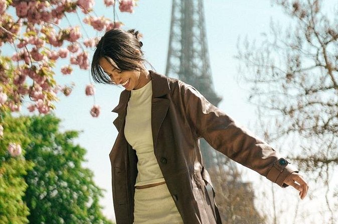 Paris: Eiffel Tower Vintage Photoshoot - What to Bring (and What to Leave at Home)