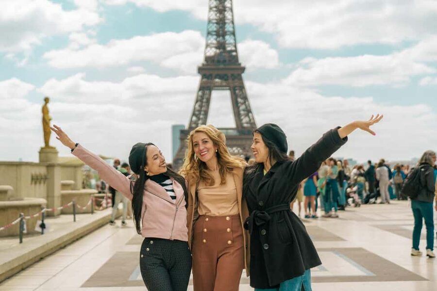 Paris: Eiffel Tower Vintage Photoshoot - Logistics: The Things That Can Make or Break Your Session