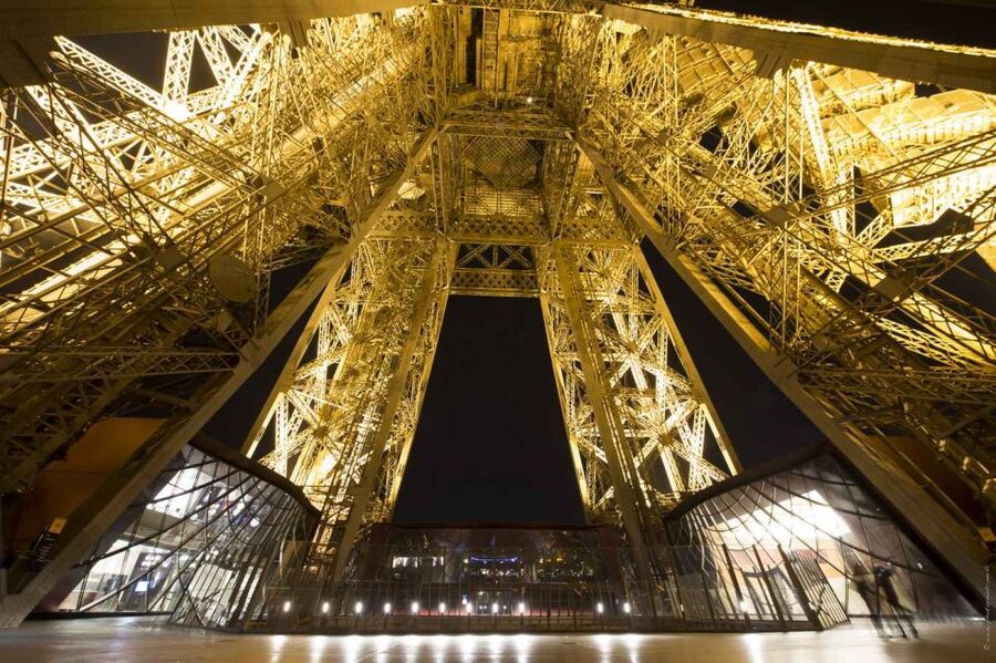 Paris: Elegant Dinner with Drinks in the Eiffel Tower - Getting Into the Eiffel Tower Smoothly: Two Security Checks and Timing
