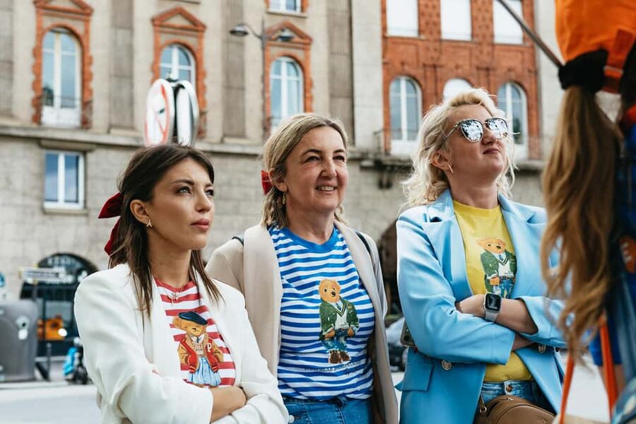 Paris: Emily TV Show Locations Guided Walking Tour - Palais-Royal Garden and the Colonnes de Buren: Quiet Drama and Striped Art