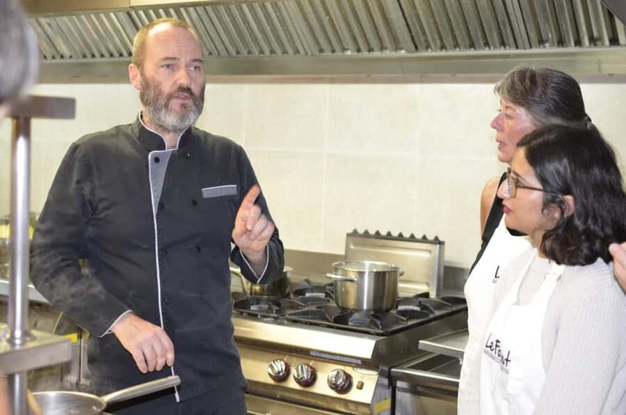 Paris: Evening Cooking Class with Optional Market Visit - The Latin Quarter market option: what it adds to the night