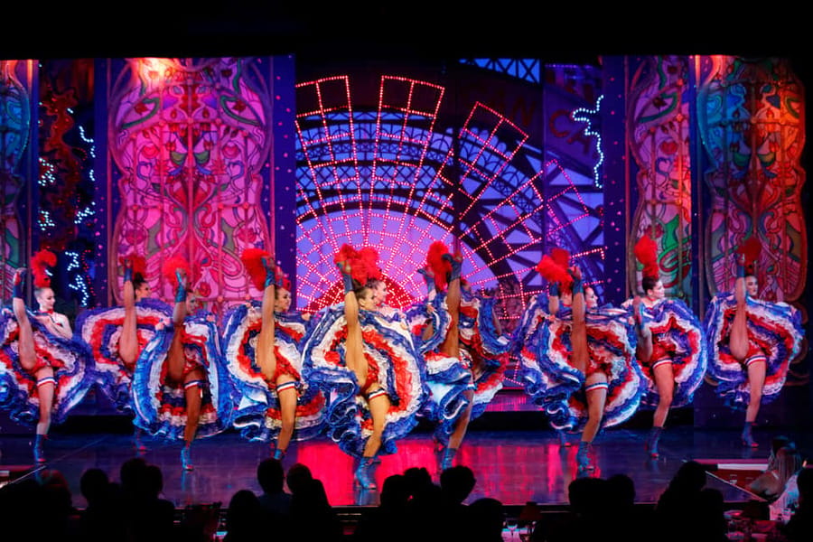 Paris: Evening Sightseeing Tour and Moulin Rouge Show - The Paris icon loop, plus how the audio app changes your experience