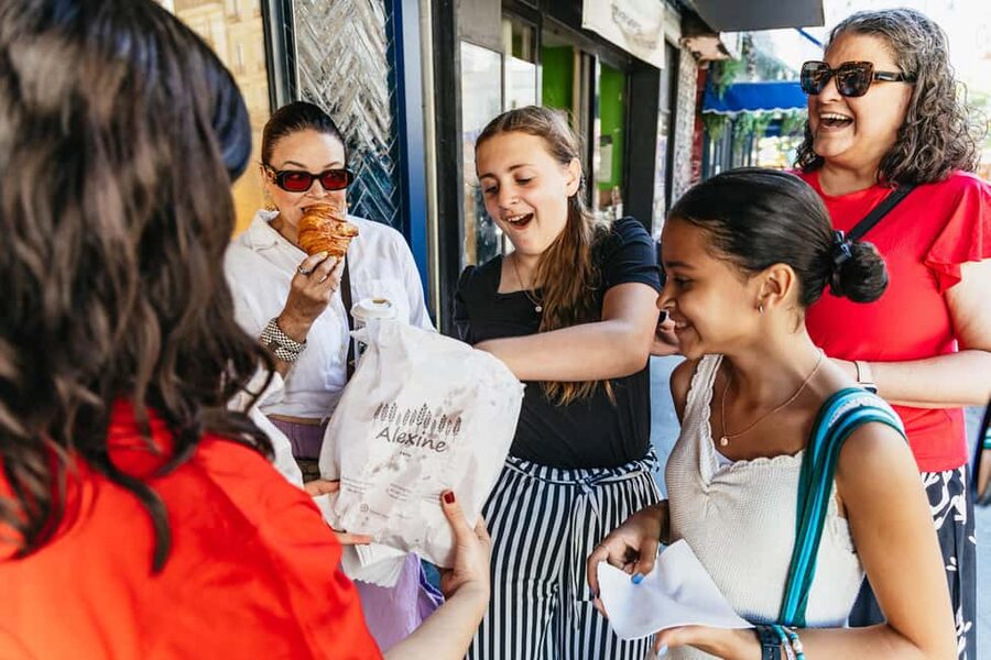 Paris: Explore Montmartre’s Hidden Gems - Meeting at Blanche: How this Montmartre tour really starts