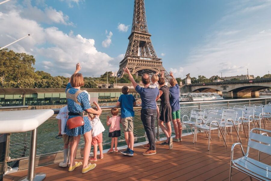 Paris: Family-Friendly River Seine Guided Cruise - Quick practical tips to make your cruise smoother