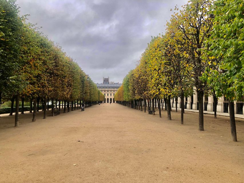 Paris: Fashion History Walking Tour in the Heart of Paris - Place Vendôme: jewelry opulence and how it connects to status