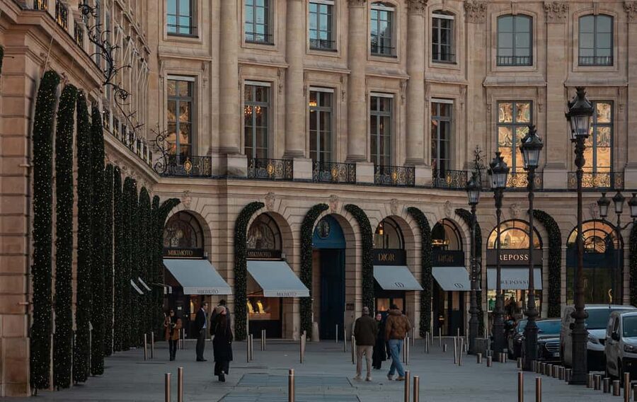 Paris: Fashion Week Haute Couture Walking Tour - Palais de l’Élysée: Where Fashion Meets Power