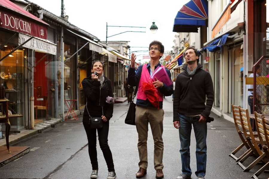 Paris: Flea Market Insider's Tour in Extra-Small Group - What you can realistically find at Saint-Ouen