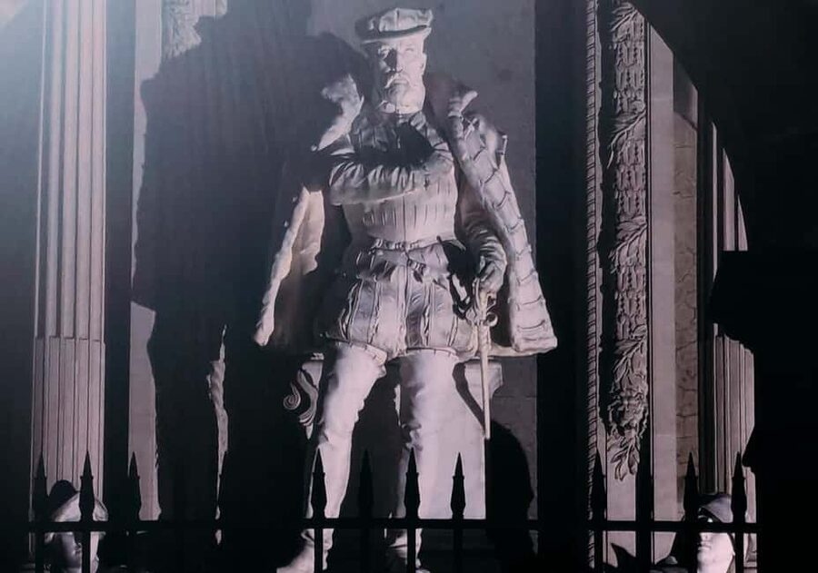 Paris: French Monarchy Intrigues Walking Tour - How the route turns monarchy intrigue into four story chapters (from Vikings to the early 1600s)