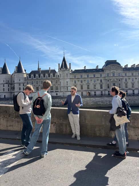 Paris: French Monarchy Intrigues Walking Tour - Île de la Cité: where the story gets more grounded