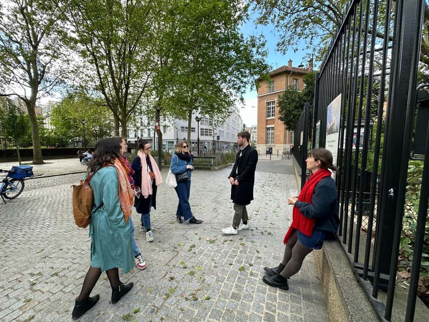 Paris: French Revolution Tour Relive the 14th July 1789 - A viewpoint photo stop, plus the clues you notice once you know