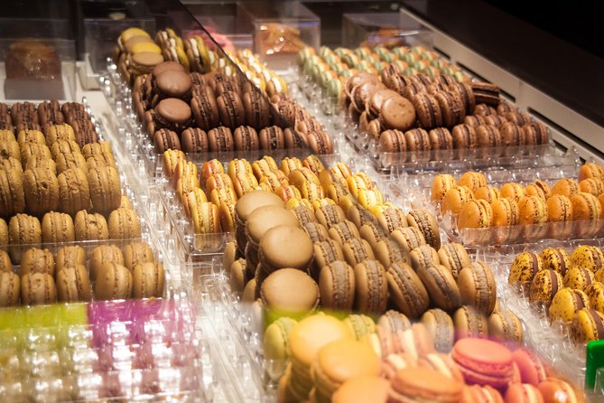 Paris French Sweets Tasting Tour with Pastries and Chocolates - When shops close or plans shift, watch for how the guide responds