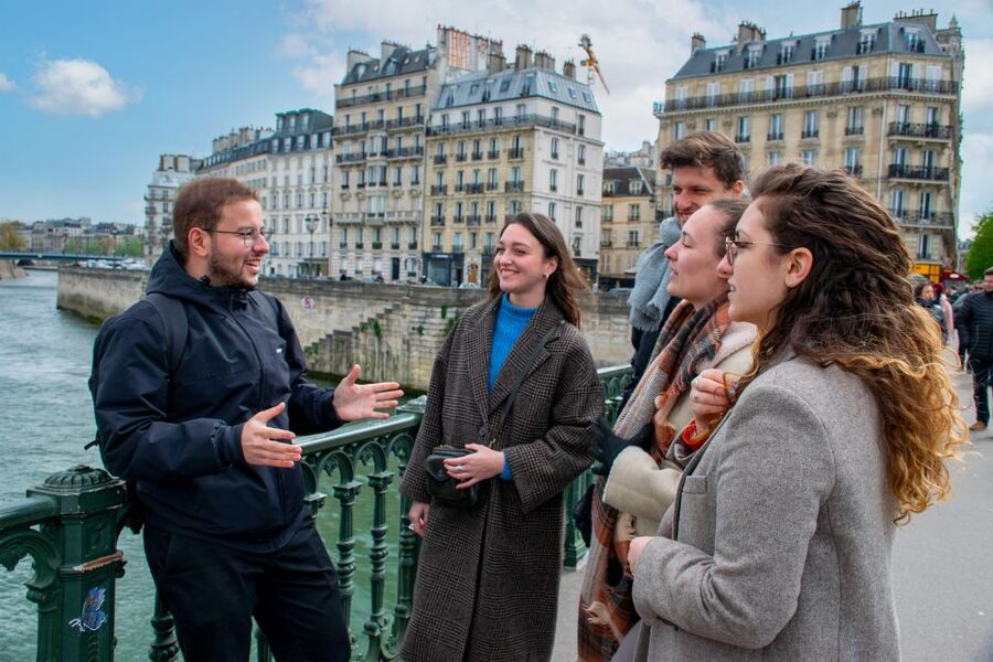 Paris: Full-Day Custom Tour with Local Guide - Key points to know before you book