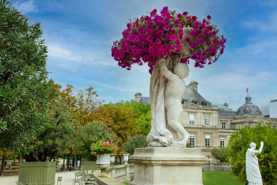 Paris: Full-Day Custom Tour with Local Guide - Place de la Concorde, Tuileries, and Eiffel Tower: classics with breathing room