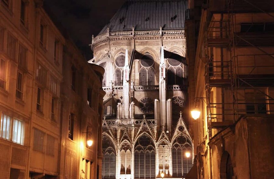 Paris: Ghosts, Legends & Mysteries Evening Walking Tour - Passing the Louvre, then shifting from big names to specific places