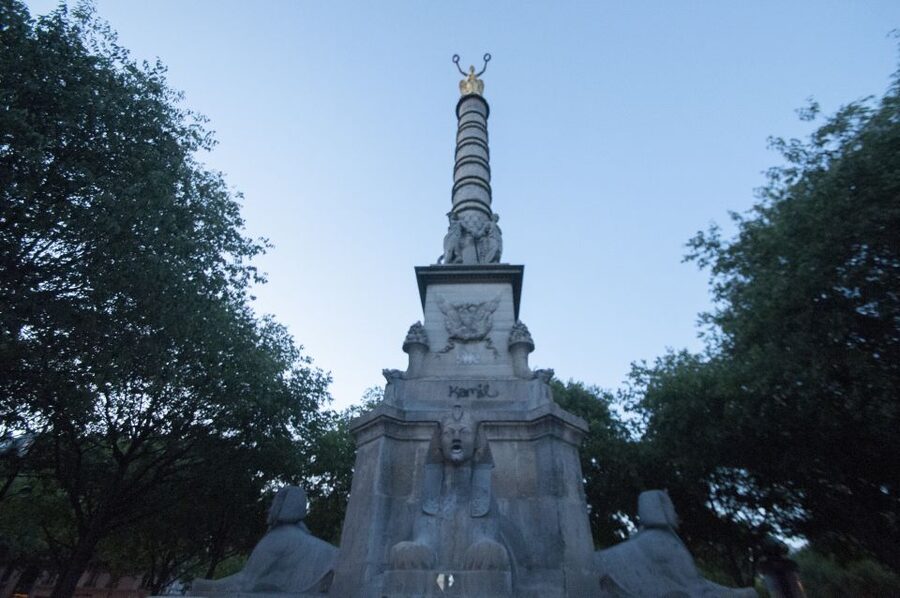 Paris: Ghosts, Legends & Mysteries Evening Walking Tour - Saint-Jacques Tower: Gothic bones and a guided climb of ideas