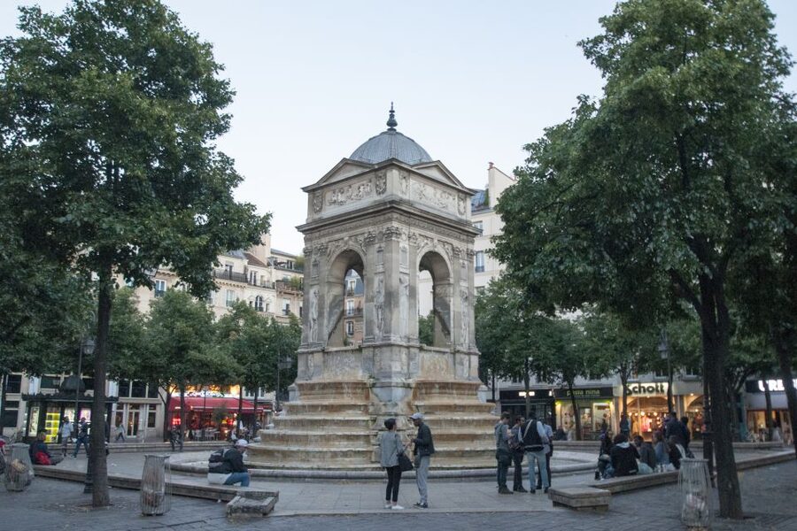 Paris: Ghosts, Legends & Mysteries Evening Walking Tour - Conciergerie at night: Marie Antoinette’s imprisonment in real space